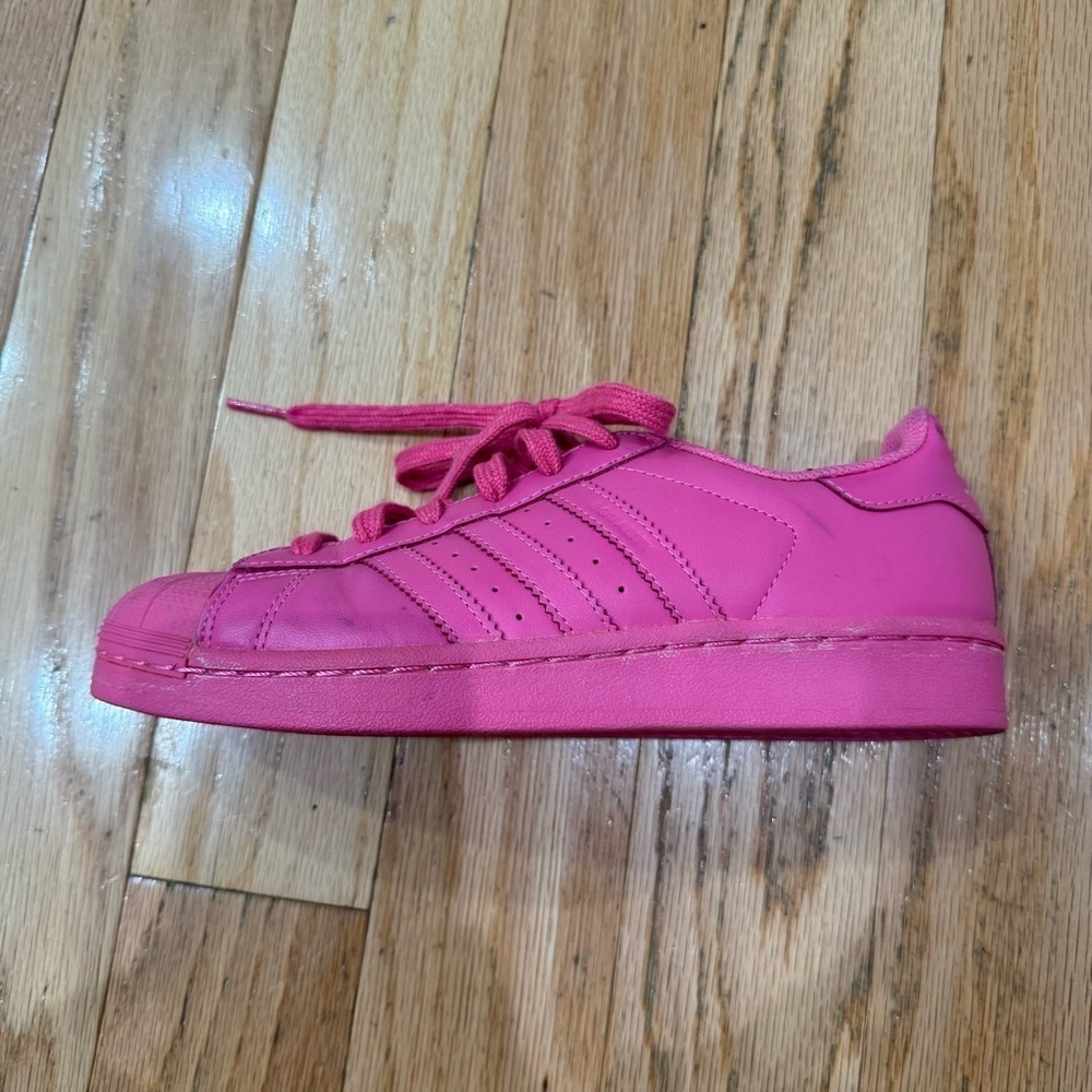 Adidas Pharrell Superstar Girls Size 4 Pink Athletic Leather Shoes Sneakers - Picture 7 of 9